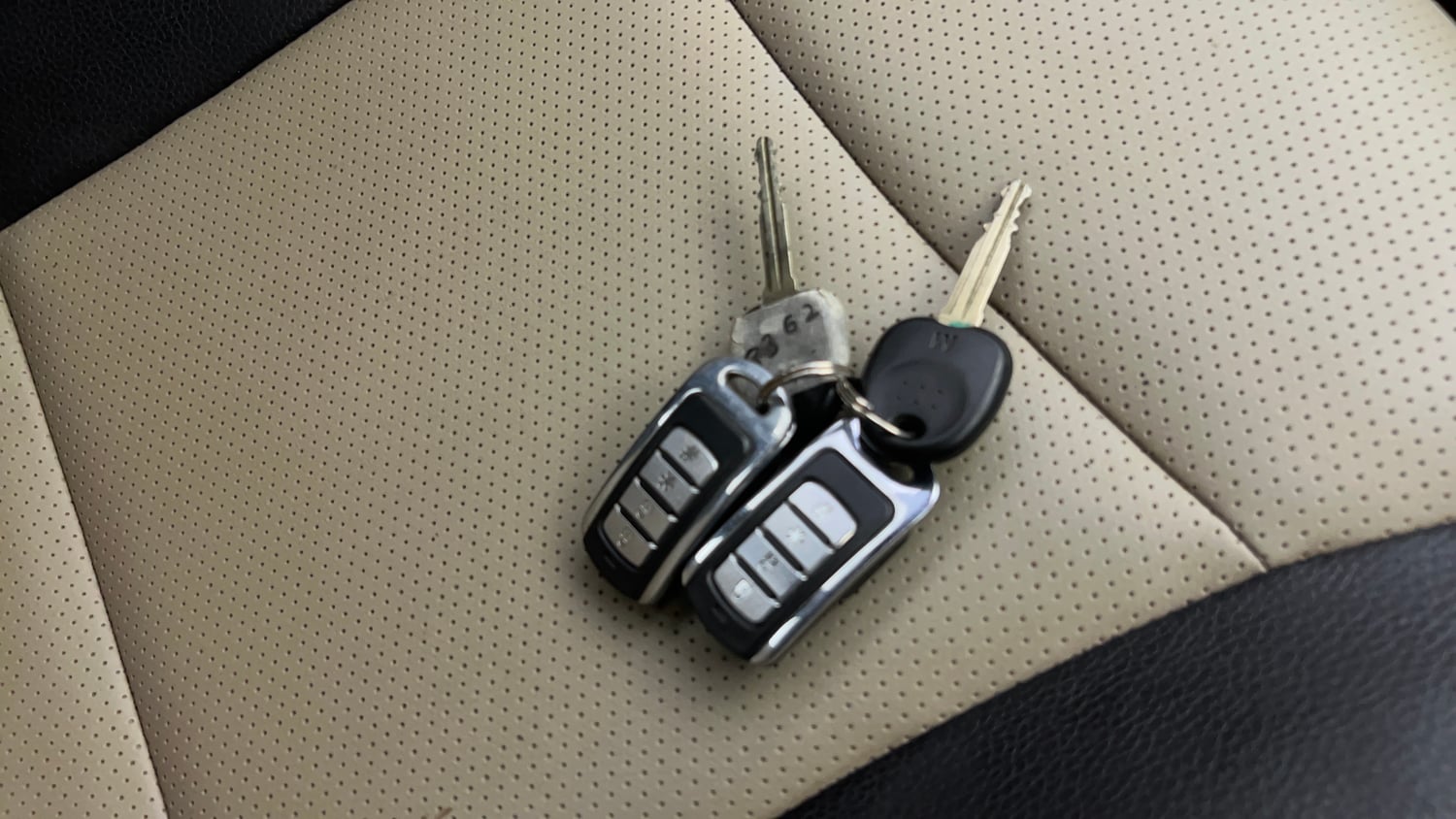 Used 2017 Hyundai Eon Era + Petrol Manual extra CAR KEY VIEW