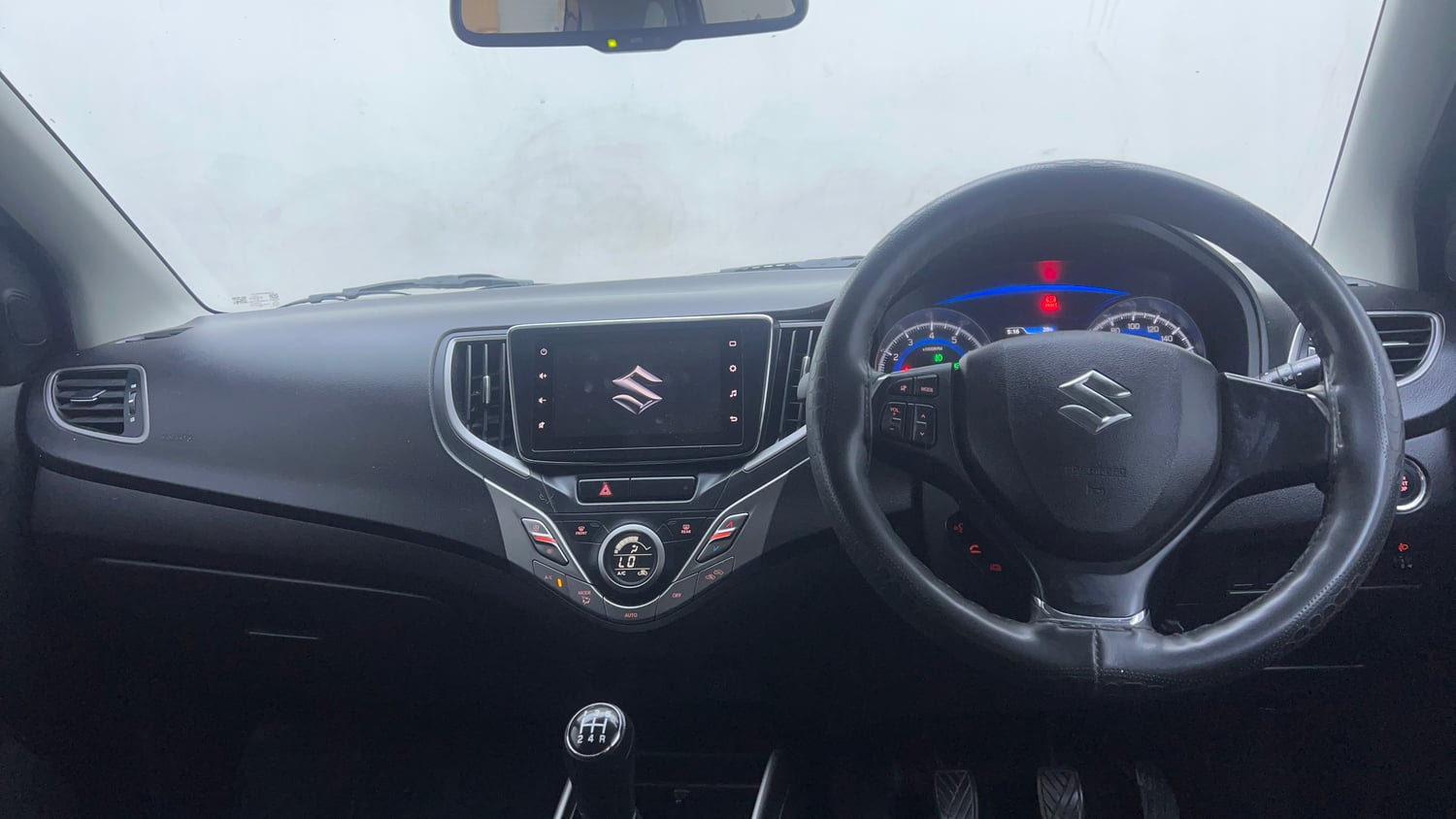 Used 2022 Maruti Suzuki Baleno Zeta Petrol Manual interior DASHBOARD VIEW
