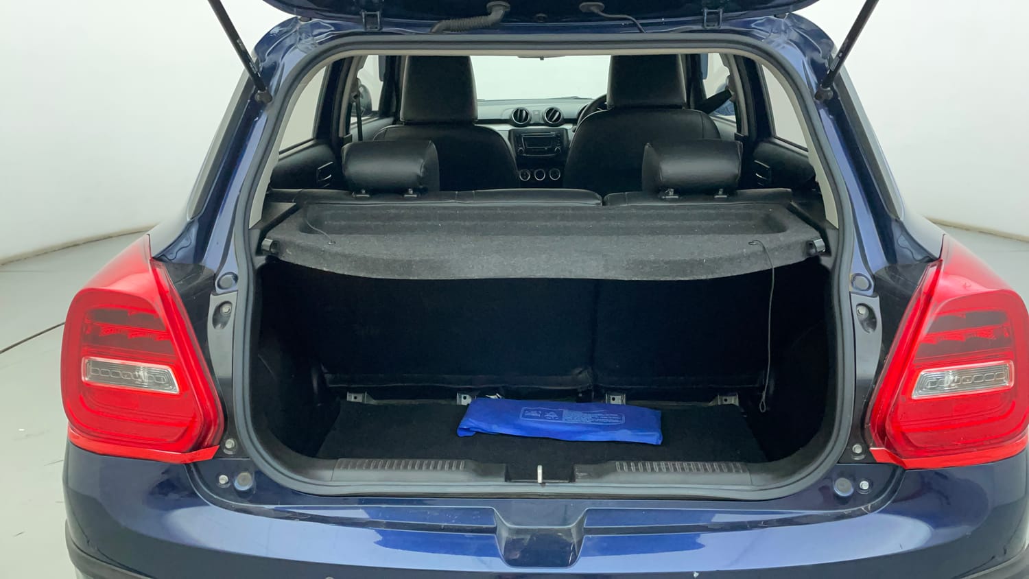 Used 2021 Maruti Suzuki Swift ZXi Petrol Manual interior DICKY INSIDE VIEW