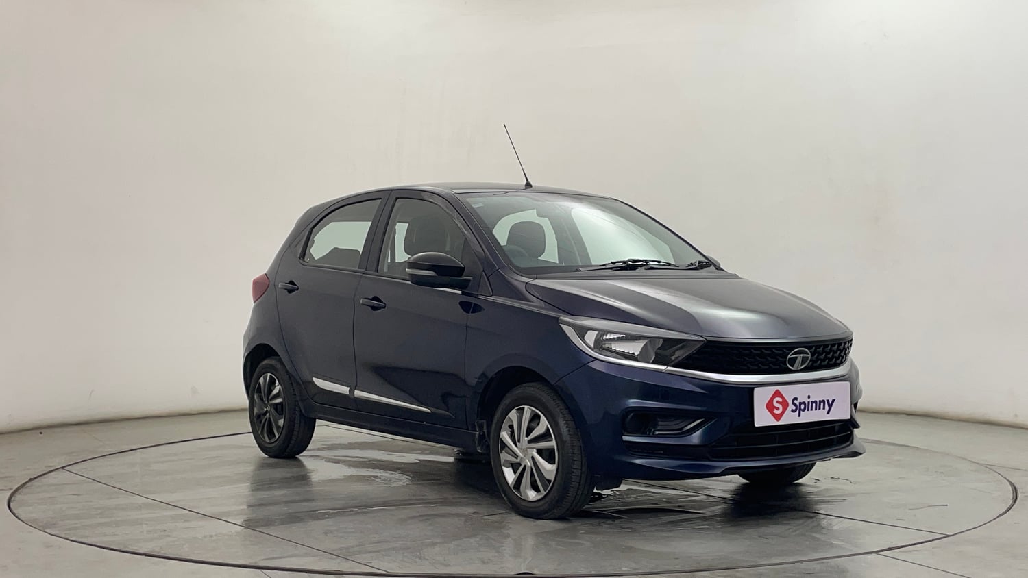Used 2021 Tata Tiago XT Petrol Manual exterior RIGHT FRONT CORNER VIEW
