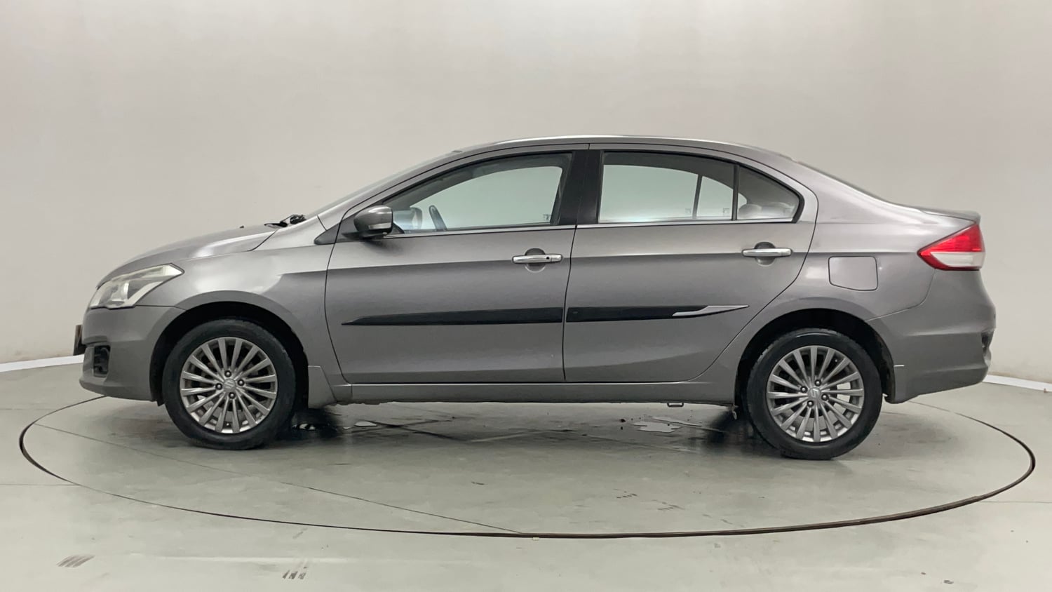 Used 2017 Maruti Suzuki Ciaz Alpha 1.4 MT Petrol Manual exterior LEFT SIDE VIEW