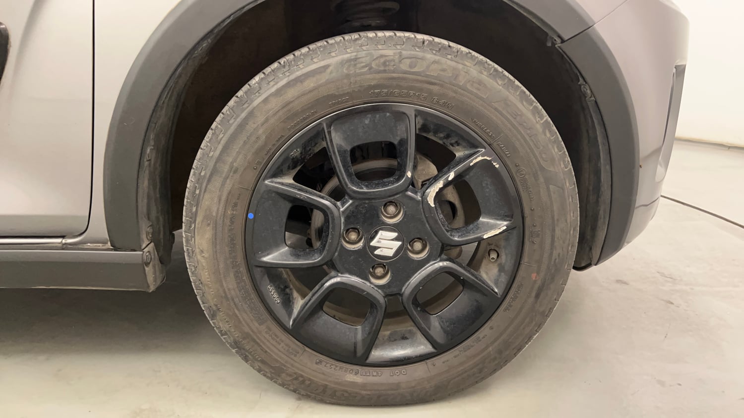 Used 2021 Maruti Suzuki Ignis Zeta 1.2 AMT Petrol Automatic tyres RIGHT FRONT TYRE RIM VIEW