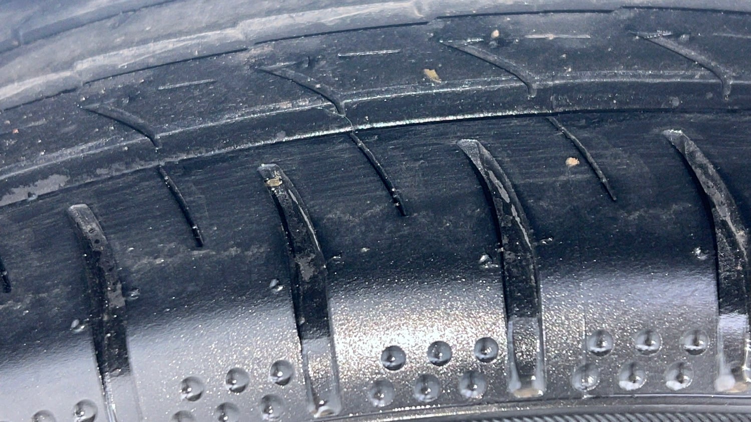 Used 2019 Tata Tiago Revotron XZ Plus Petrol Manual tyres LEFT FRONT TYRE TREAD VIEW