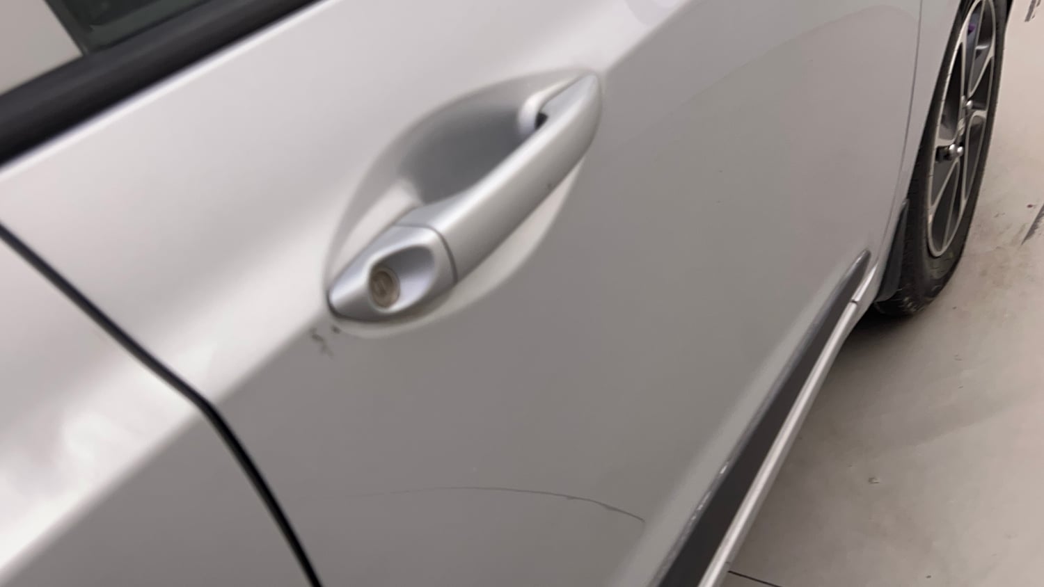 Used 2018 Hyundai Grand i10 Sportz AT 1.2 Kappa VTVT Petrol Automatic dents MINOR SCRATCH