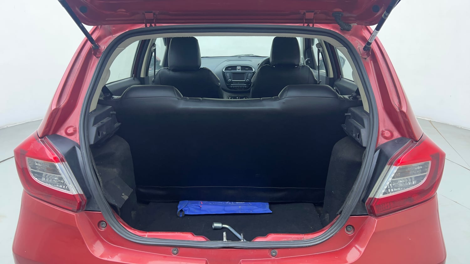 Used 2019 Tata Tiago Revotron XZ w/o Alloy Petrol Manual interior DICKY INSIDE VIEW