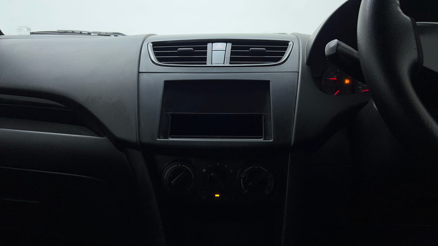 Used 2013 Maruti Suzuki Swift LXi Petrol Manual interior MUSIC SYSTEM & AC CONTROL VIEW