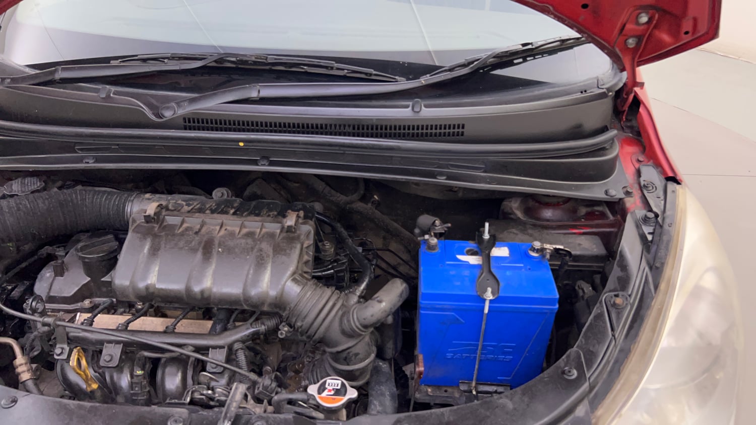 Used 2013 Hyundai i10 Sportz 1.2 AT Kappa2 Petrol Automatic engine ENGINE LEFT SIDE HINGE & APRON VIEW