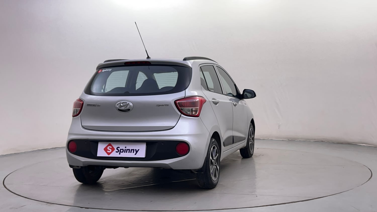 Used 2018 Hyundai Grand i10 Sportz AT 1.2 Kappa VTVT Petrol Automatic exterior RIGHT REAR CORNER VIEW
