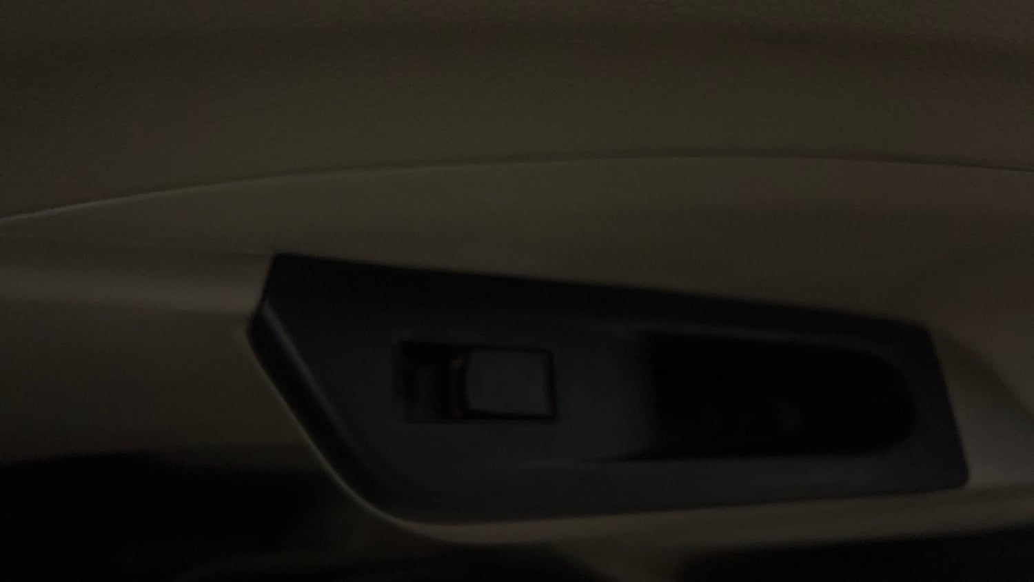 Used 2014 Maruti Suzuki Celerio VXi Petrol Manual top_features Rear power window