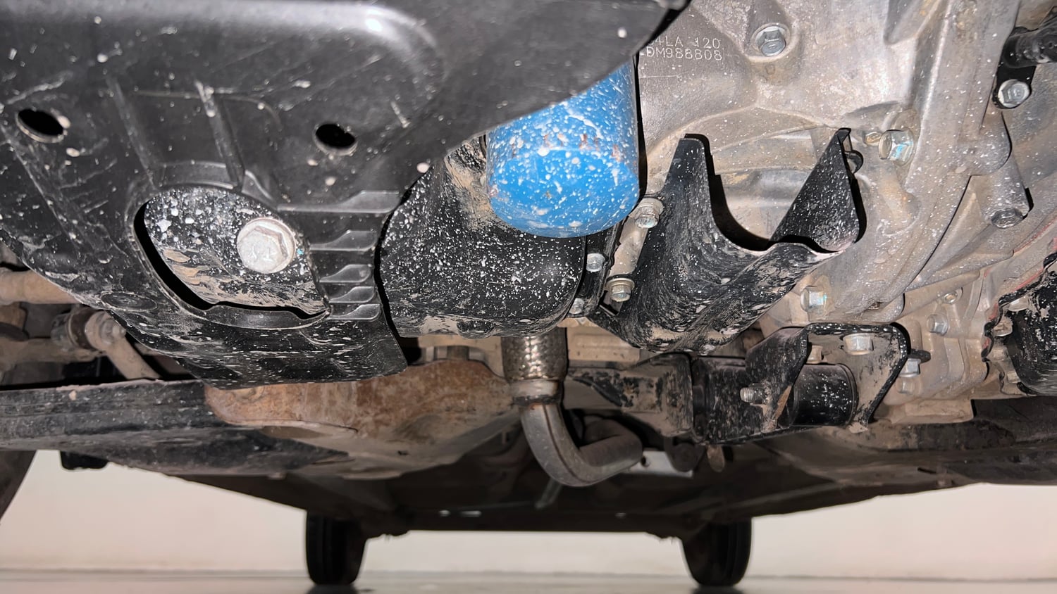 Used 2013 Hyundai i10 Sportz 1.2 AT Kappa2 Petrol Automatic extra FRONT LEFT UNDERBODY VIEW