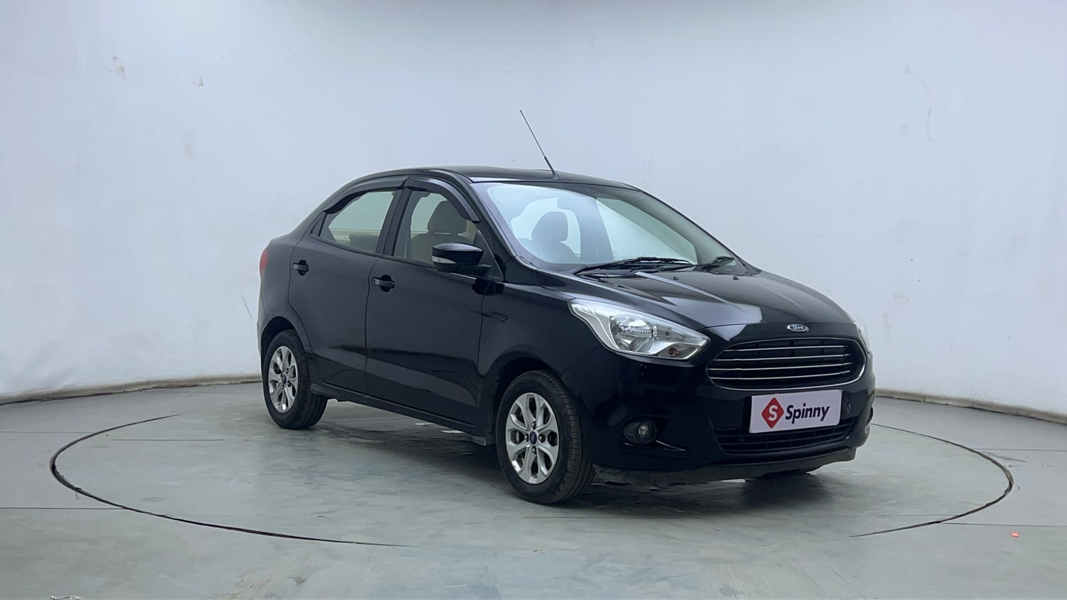Used 2017 Ford Figo Aspire Titanium 1.2 Ti-VCT Petrol Manual exterior RIGHT FRONT CORNER VIEW