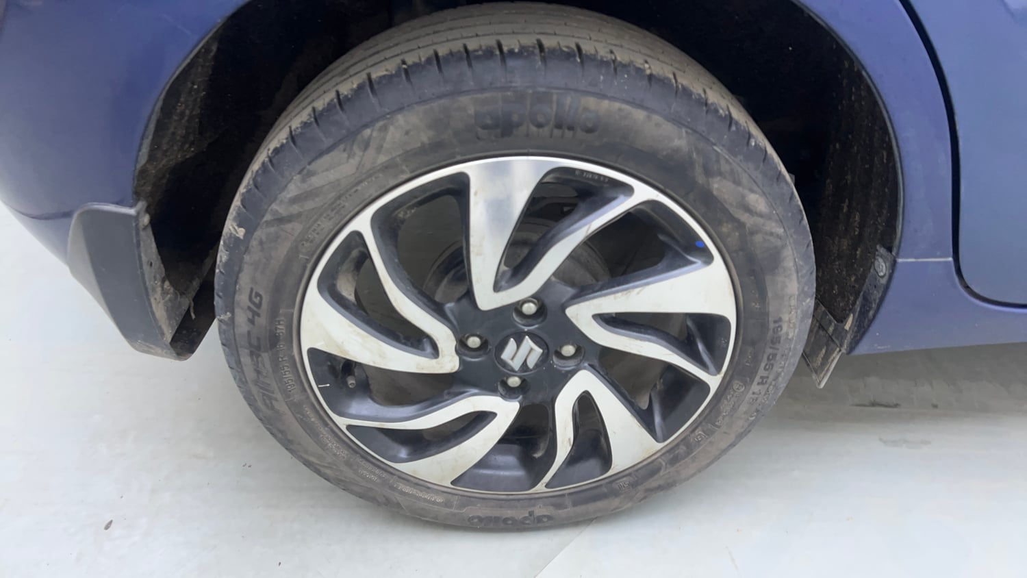 Used 2022 Maruti Suzuki Baleno Zeta Petrol Manual tyres RIGHT REAR TYRE RIM VIEW