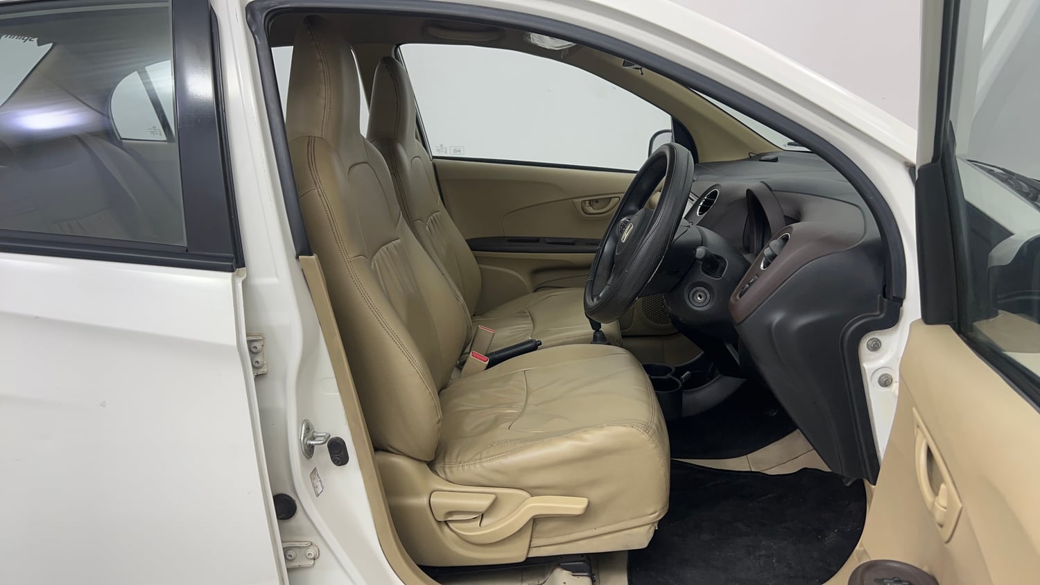 Used 2013 Honda Amaze 1.5 S i-DTEC Diesel Manual interior RIGHT SIDE FRONT DOOR CABIN VIEW