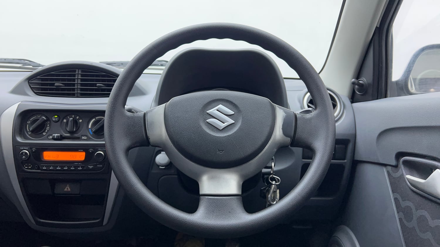 Used 2013 Maruti Suzuki Alto 800 Vxi Petrol Manual interior STEERING VIEW