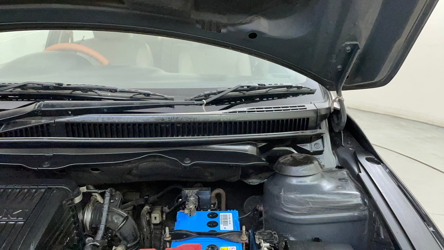 Used 2018 Maruti Suzuki Ciaz Zeta 1.4 AT Petrol Automatic engine ENGINE LEFT SIDE HINGE & APRON VIEW