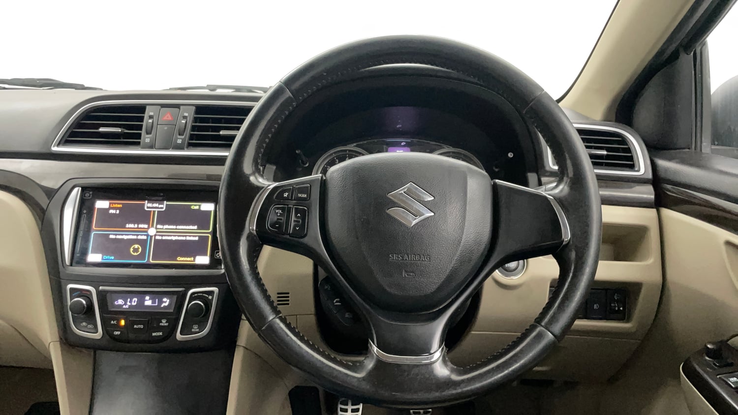 Used 2017 Maruti Suzuki Ciaz Alpha 1.4 MT Petrol Manual interior STEERING VIEW