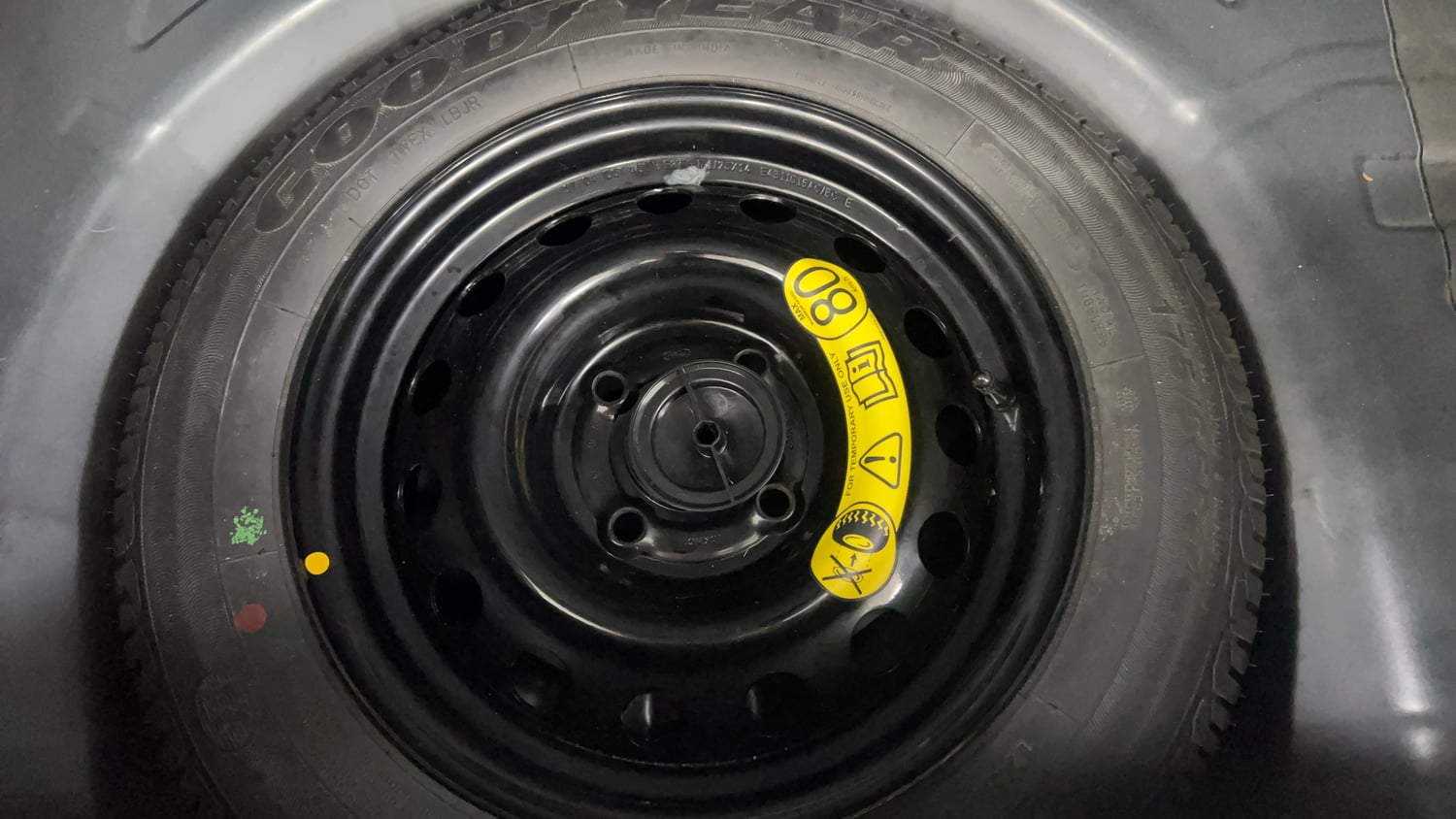 Used 2017 Ford Figo Titanium 1.2 Ti-VCT Petrol Manual tyres SPARE TYRE VIEW