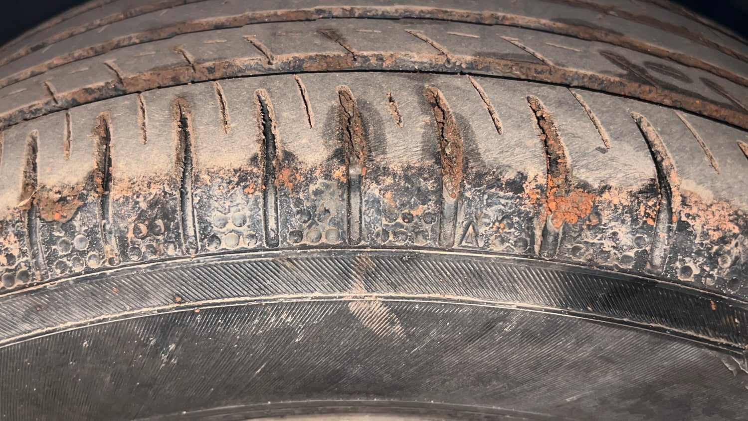 Used 2017 Ford EcoSport Titanium 1.5L TDCi Diesel Manual tyres RIGHT FRONT TYRE TREAD VIEW