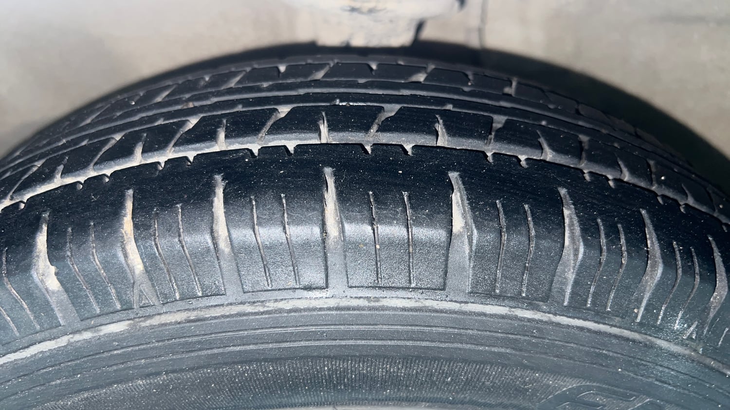 Used 2018 Maruti Suzuki Alto 800 LXi Petrol Manual tyres LEFT FRONT TYRE TREAD VIEW