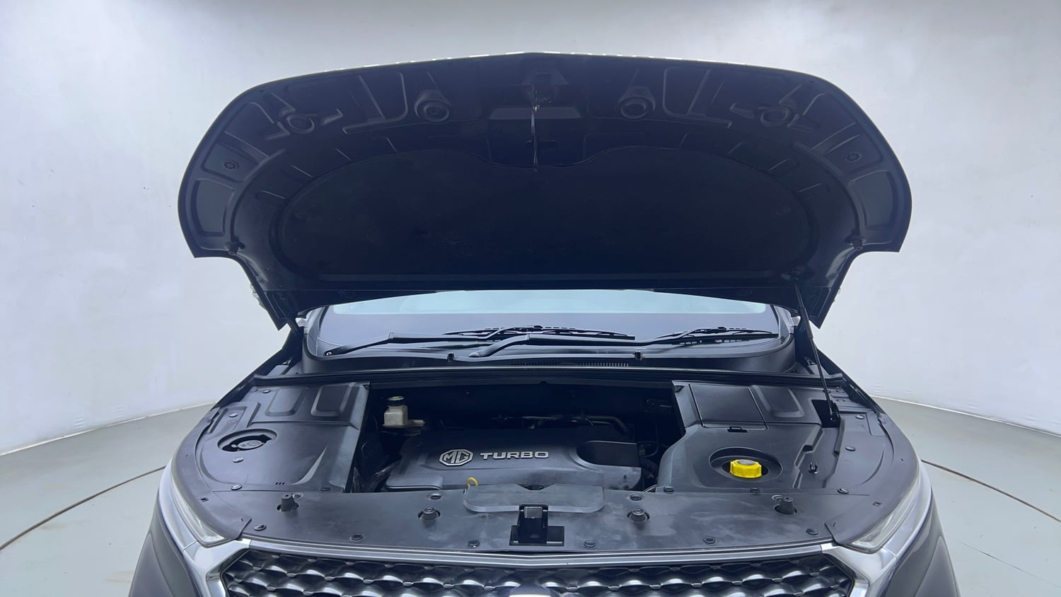 Used 2020 MG Motors Hector Sharp 2.0 Diesel Diesel Manual engine ENGINE & BONNET OPEN FRONT VIEW