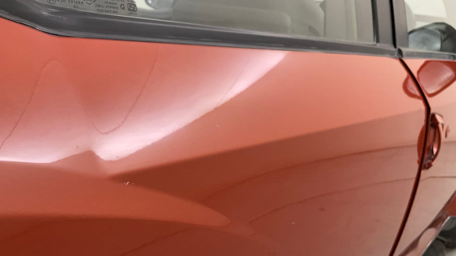 Used 2016 Mahindra XUV500 W8 AT Diesel Automatic dents MINOR DENT