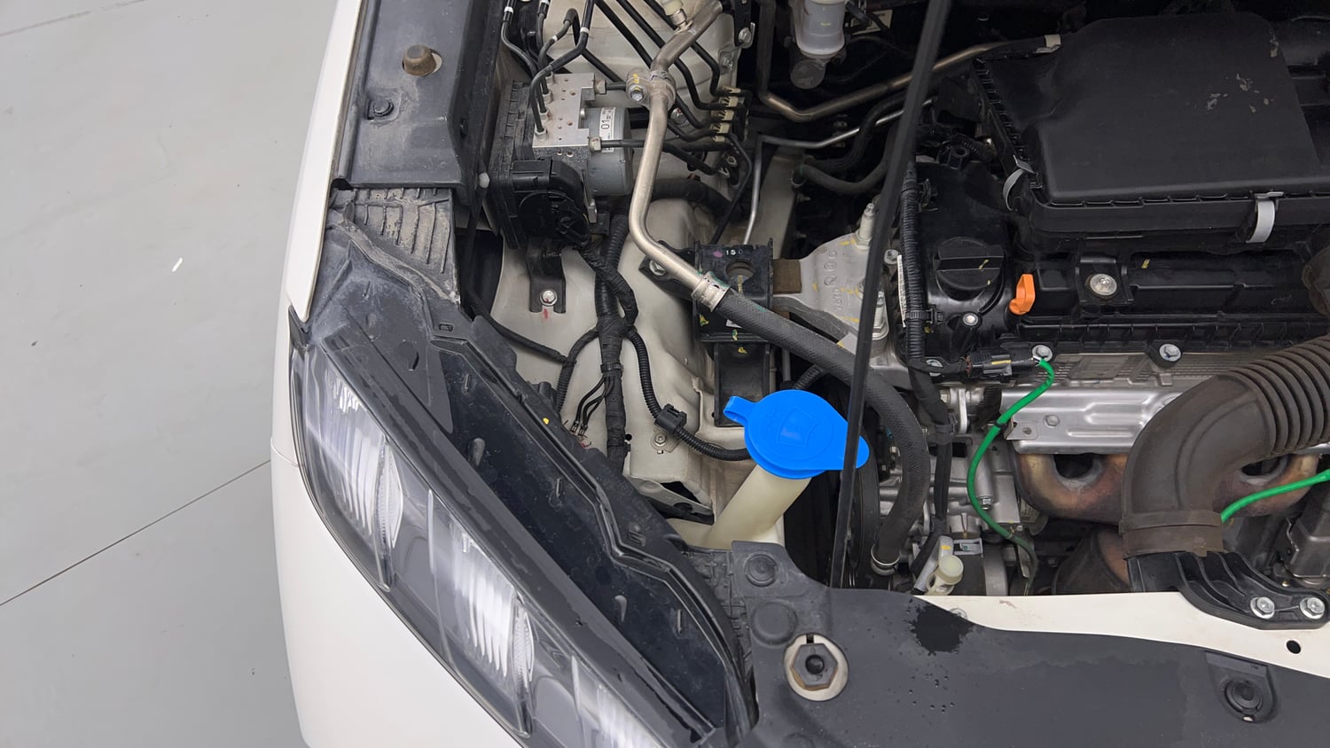 Used 2024 Maruti Suzuki Grand Vitara Delta CNG Cng Manual engine ENGINE RIGHT SIDE VIEW