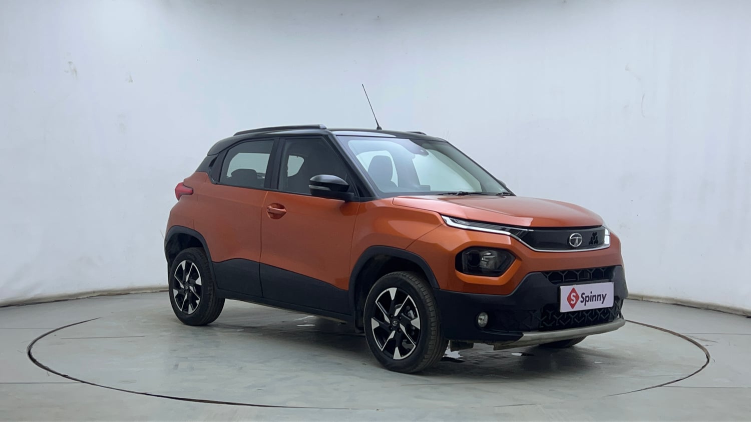 Used 2023 Tata Punch Creative Dual Tone AMT Petrol Automatic exterior RIGHT FRONT CORNER VIEW