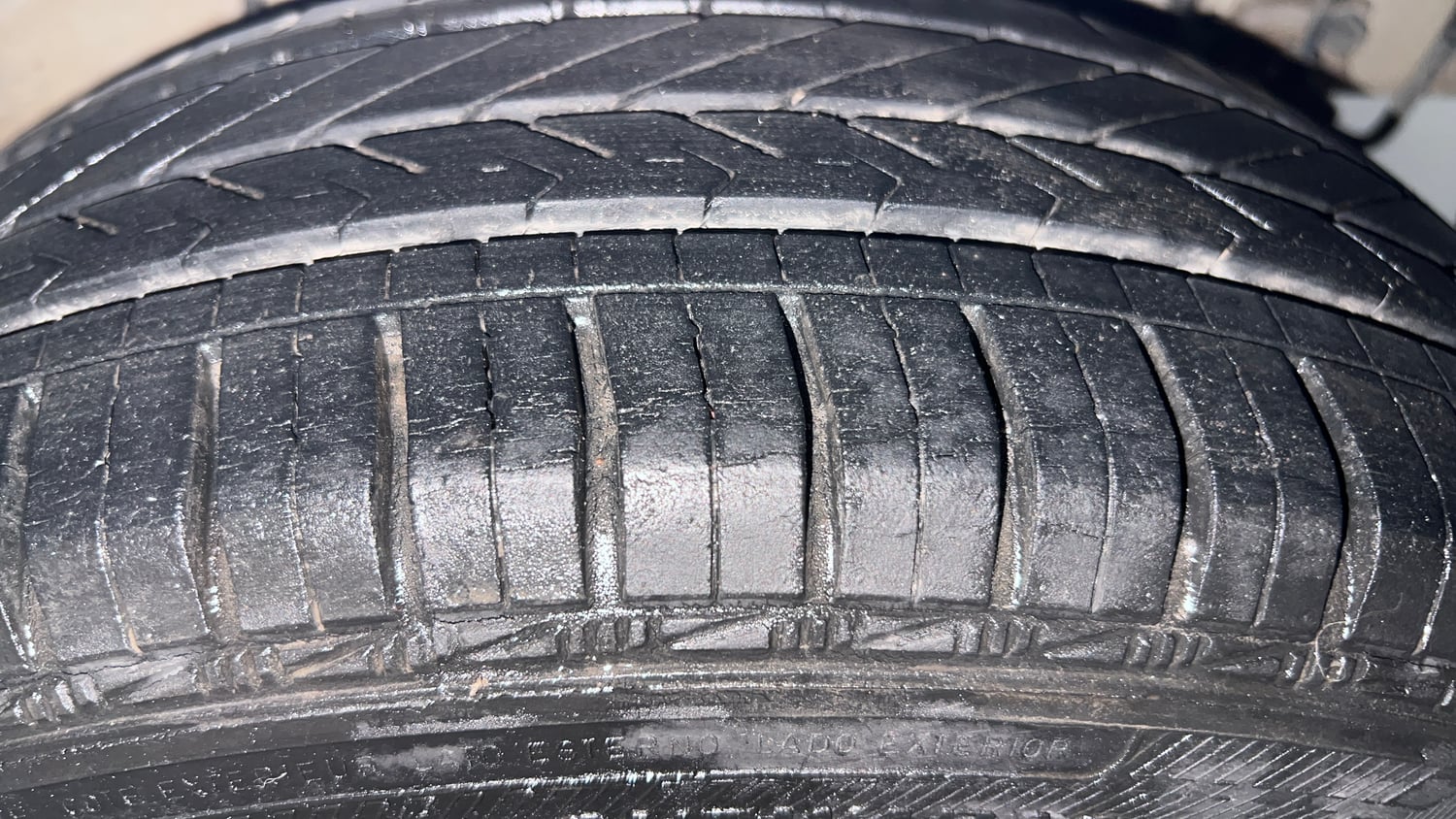 Used 2018 Hyundai Grand i10 Sportz AT 1.2 Kappa VTVT Petrol Automatic tyres LEFT REAR TYRE TREAD VIEW
