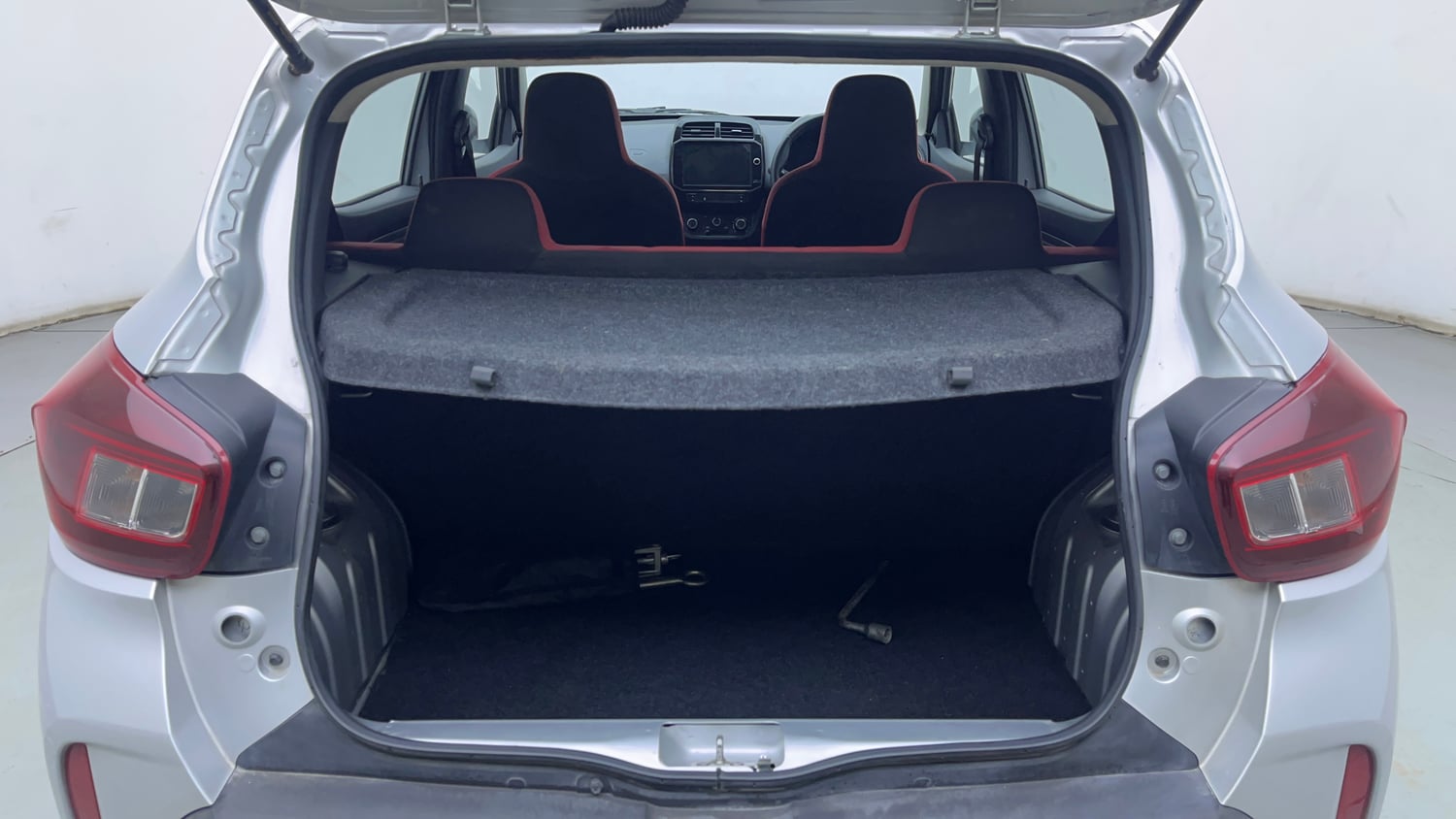 Used 2021 Renault Kwid RXT 1.0 Opt Petrol Manual interior DICKY INSIDE VIEW