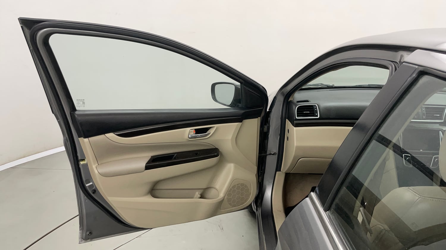 Used 2017 Maruti Suzuki Ciaz Alpha 1.4 MT Petrol Manual interior LEFT FRONT DOOR OPEN VIEW