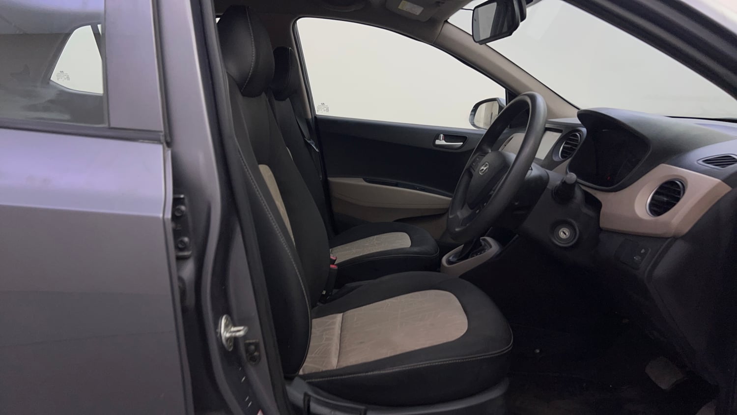 Used 2017 Hyundai Grand i10 Sportz (O) AT 1.2 Kappa VTVT Petrol Automatic interior RIGHT SIDE FRONT DOOR CABIN VIEW