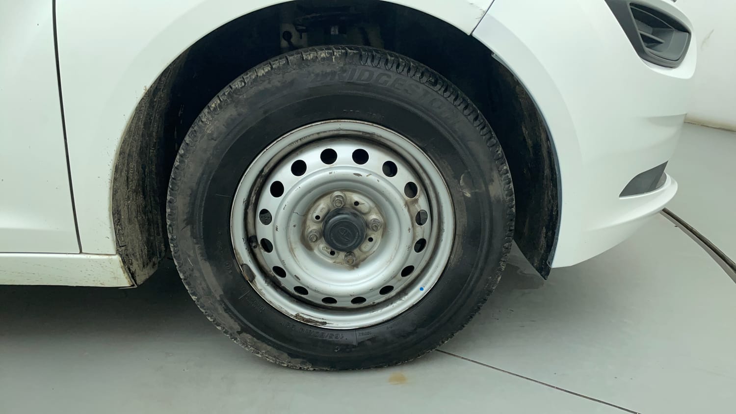 Used 2022 Tata Altroz XE Plus Petrol Petrol Manual tyres RIGHT FRONT TYRE RIM VIEW