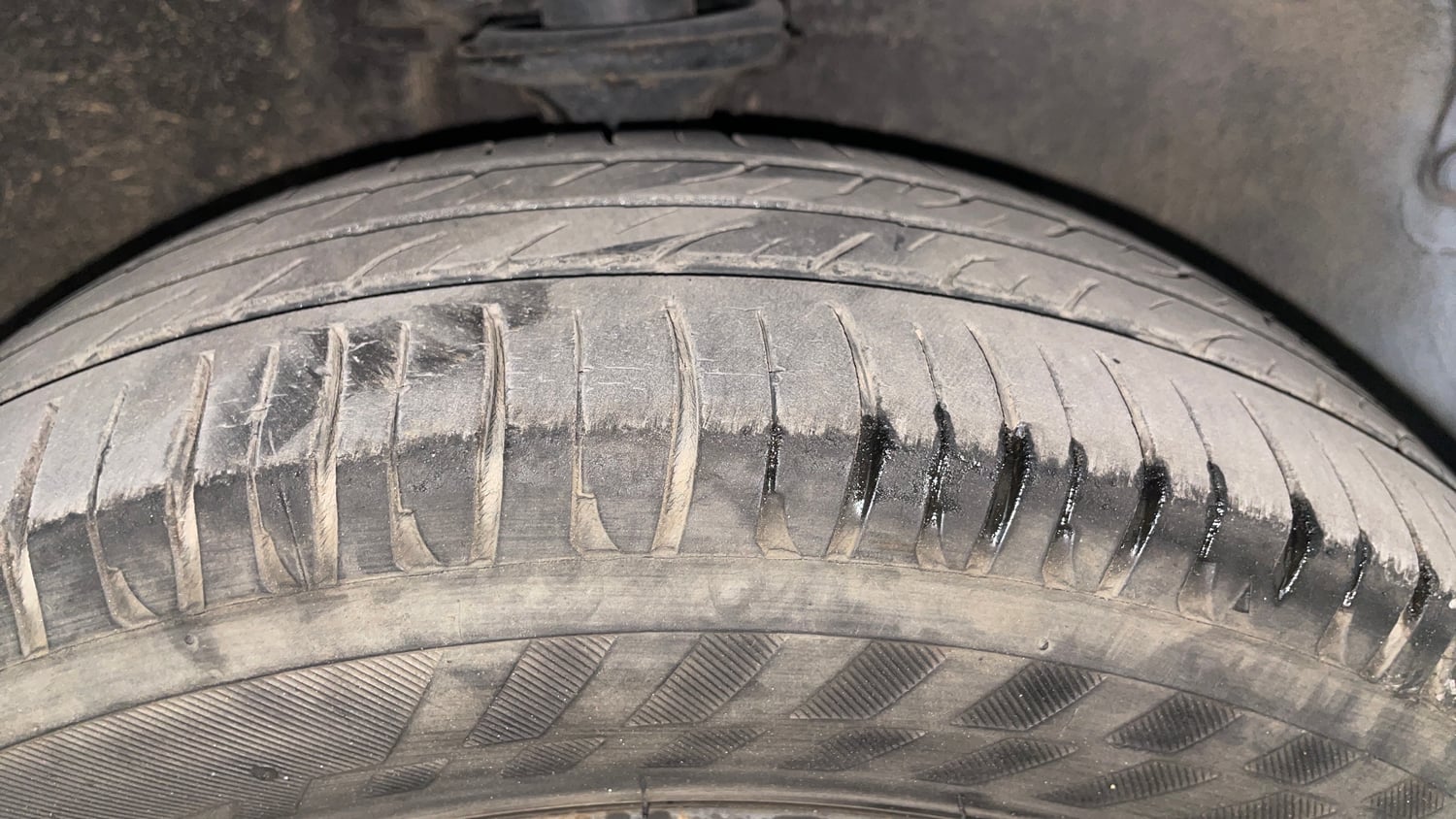 Used 2016 Maruti Suzuki Alto K10 VXi AMT Petrol Automatic tyres RIGHT FRONT TYRE TREAD VIEW