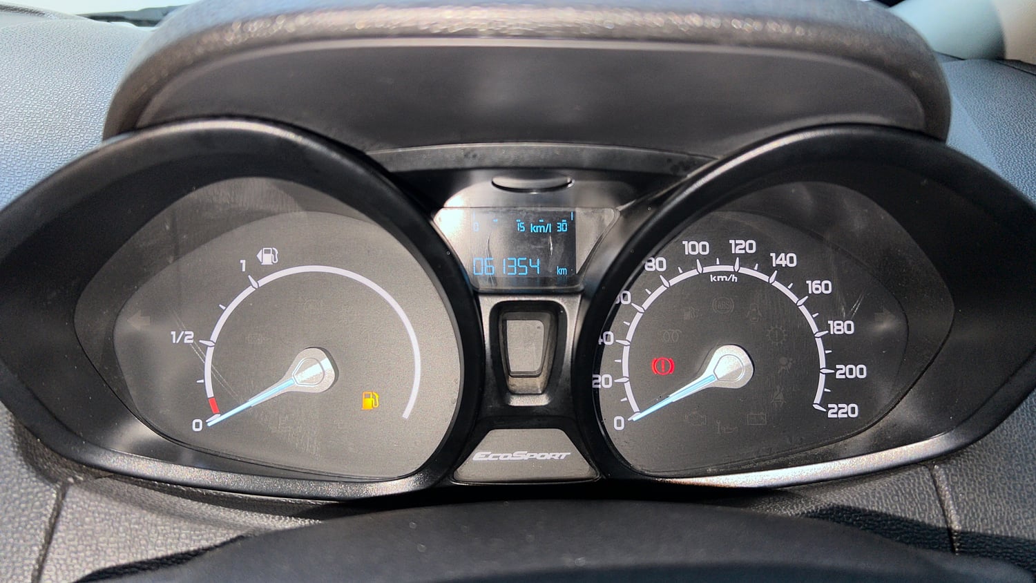 Used 2016 Ford EcoSport Ambiente 1.5L Ti-VCT Petrol Manual interior CLUSTERMETER VIEW