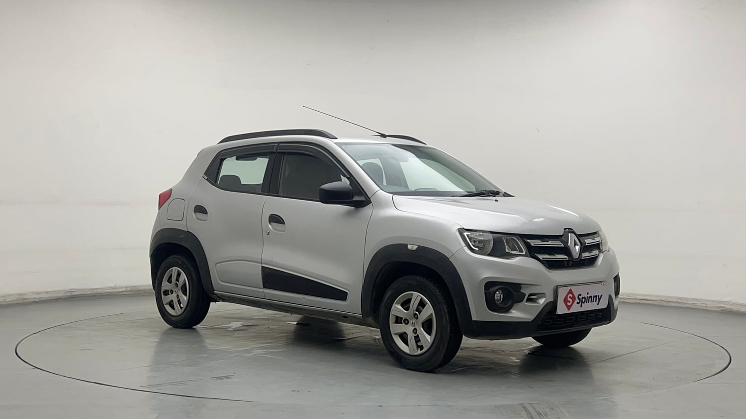 Used 2018 Renault Kwid RXT Opt Petrol Manual exterior RIGHT FRONT CORNER VIEW
