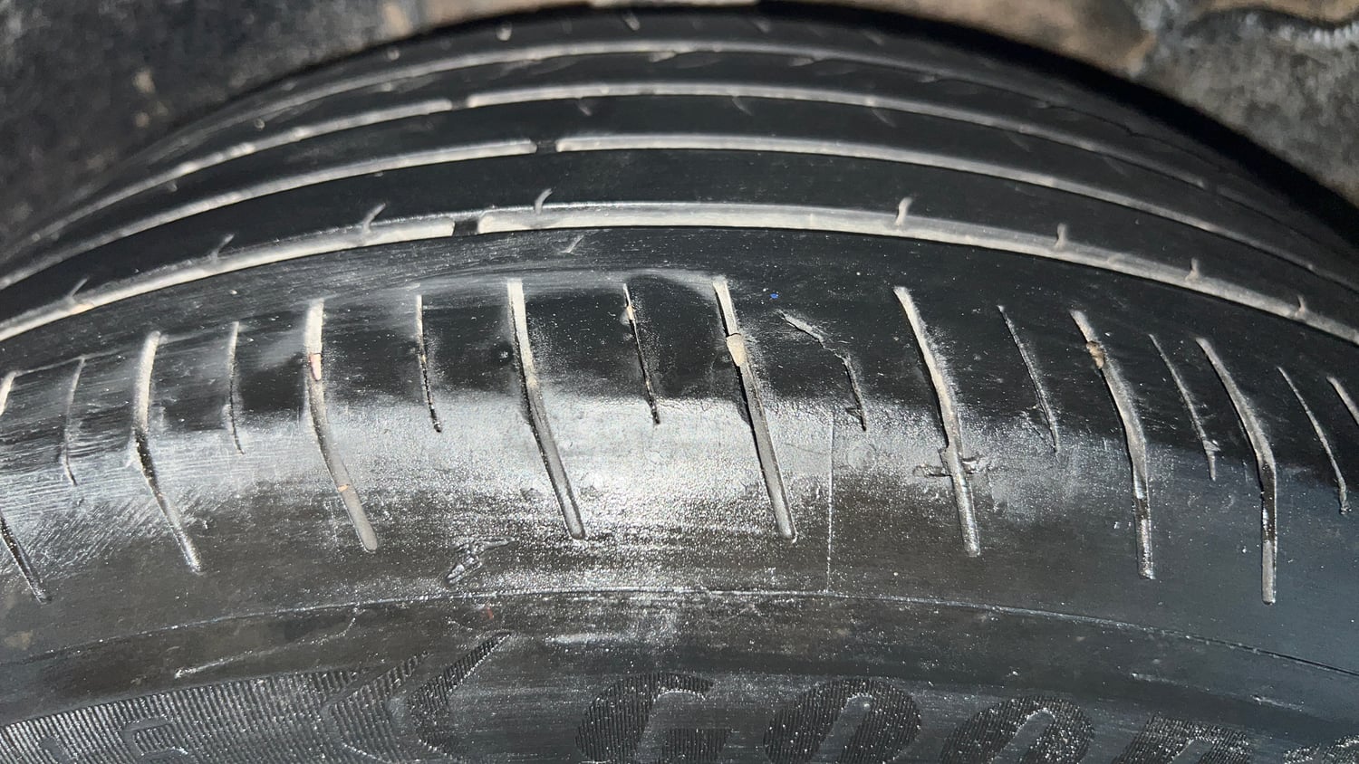 Used 2025 Tata Altroz Racer R2 Petrol Manual tyres RIGHT REAR TYRE TREAD VIEW
