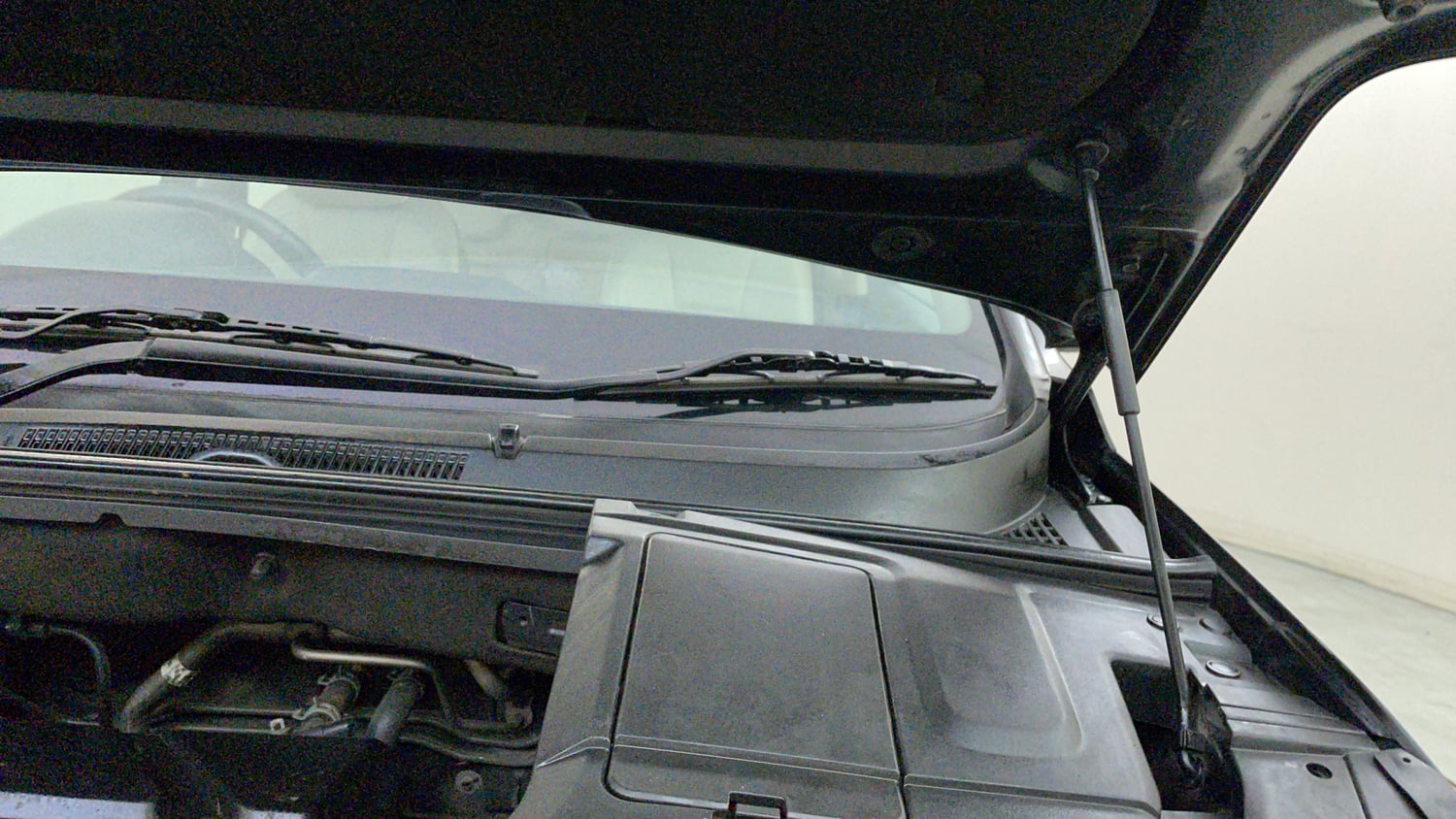 Used 2021 MG Motors Hector Sharp 1.5 Petrol CVT Petrol Automatic engine ENGINE LEFT SIDE HINGE & APRON VIEW