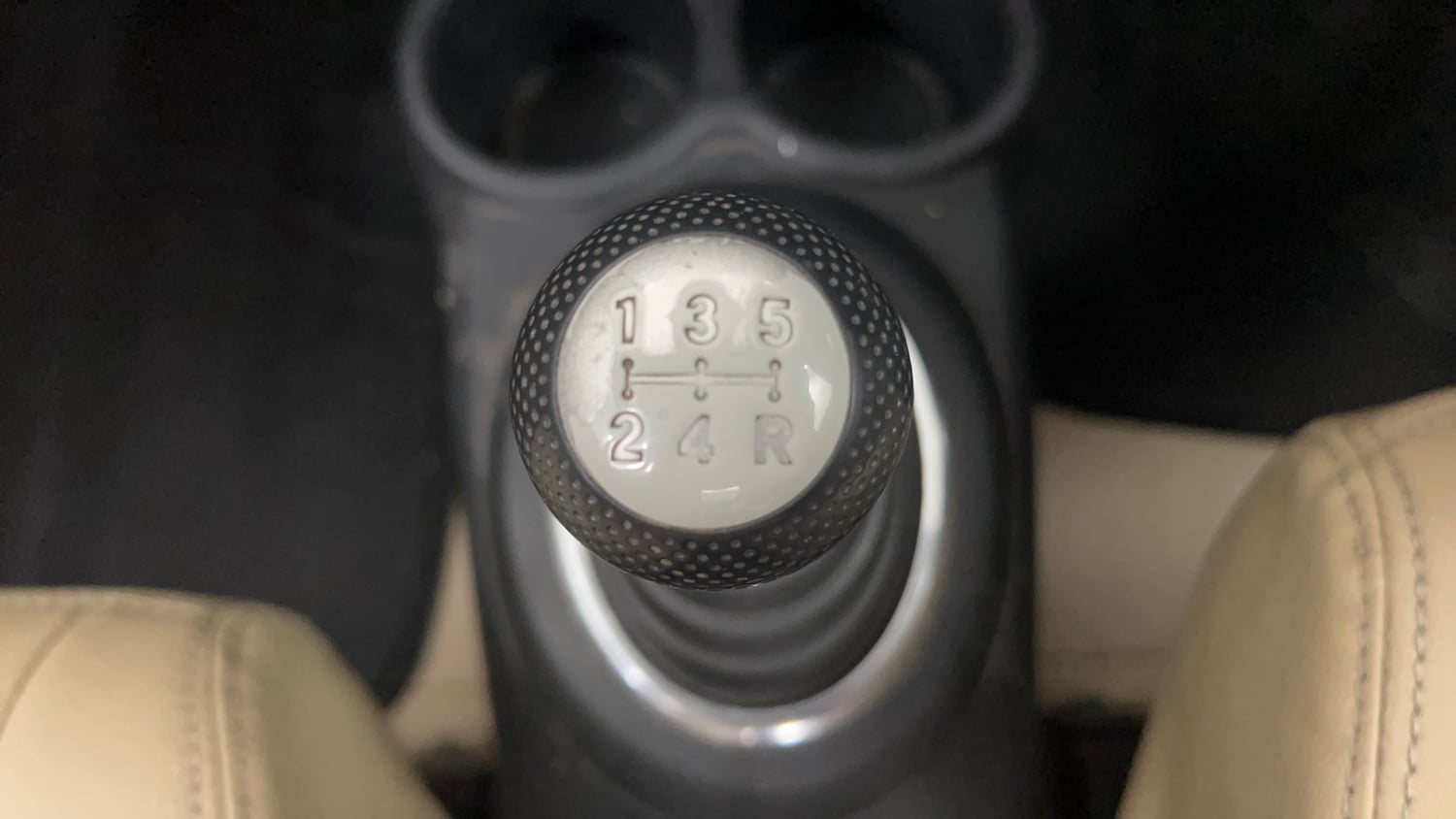Used 2013 Honda Amaze 1.5 S i-DTEC Diesel Manual interior GEAR  KNOB VIEW