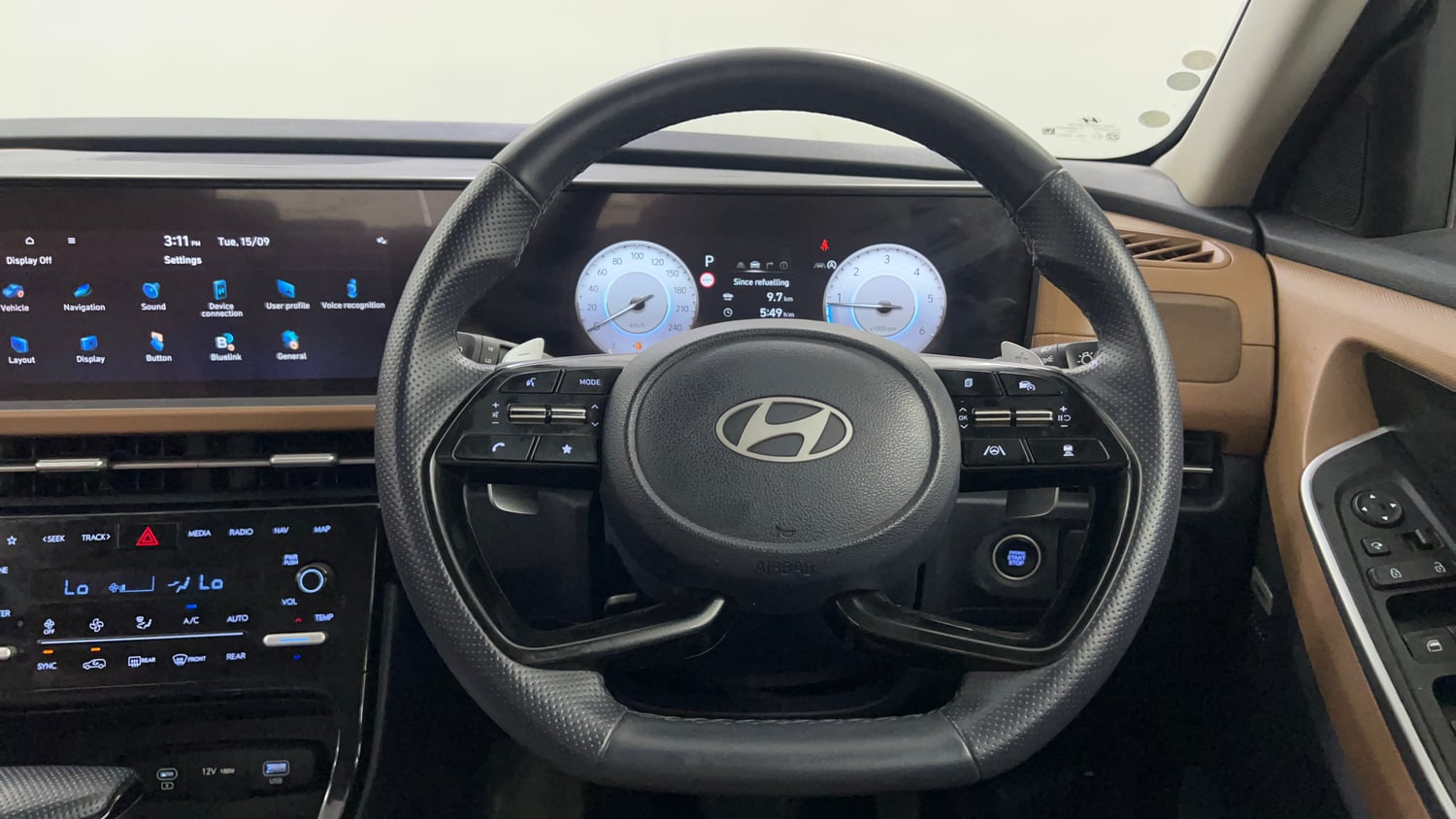 Used 2024 Hyundai Alcazar Signature 1.5 Diesel AT 7STR Diesel Automatic interior STEERING VIEW