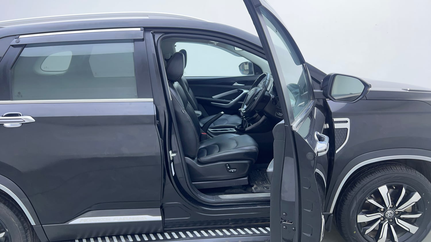 Used 2020 MG Motors Hector Sharp 2.0 Diesel Diesel Manual interior RIGHT SIDE FRONT DOOR CABIN VIEW