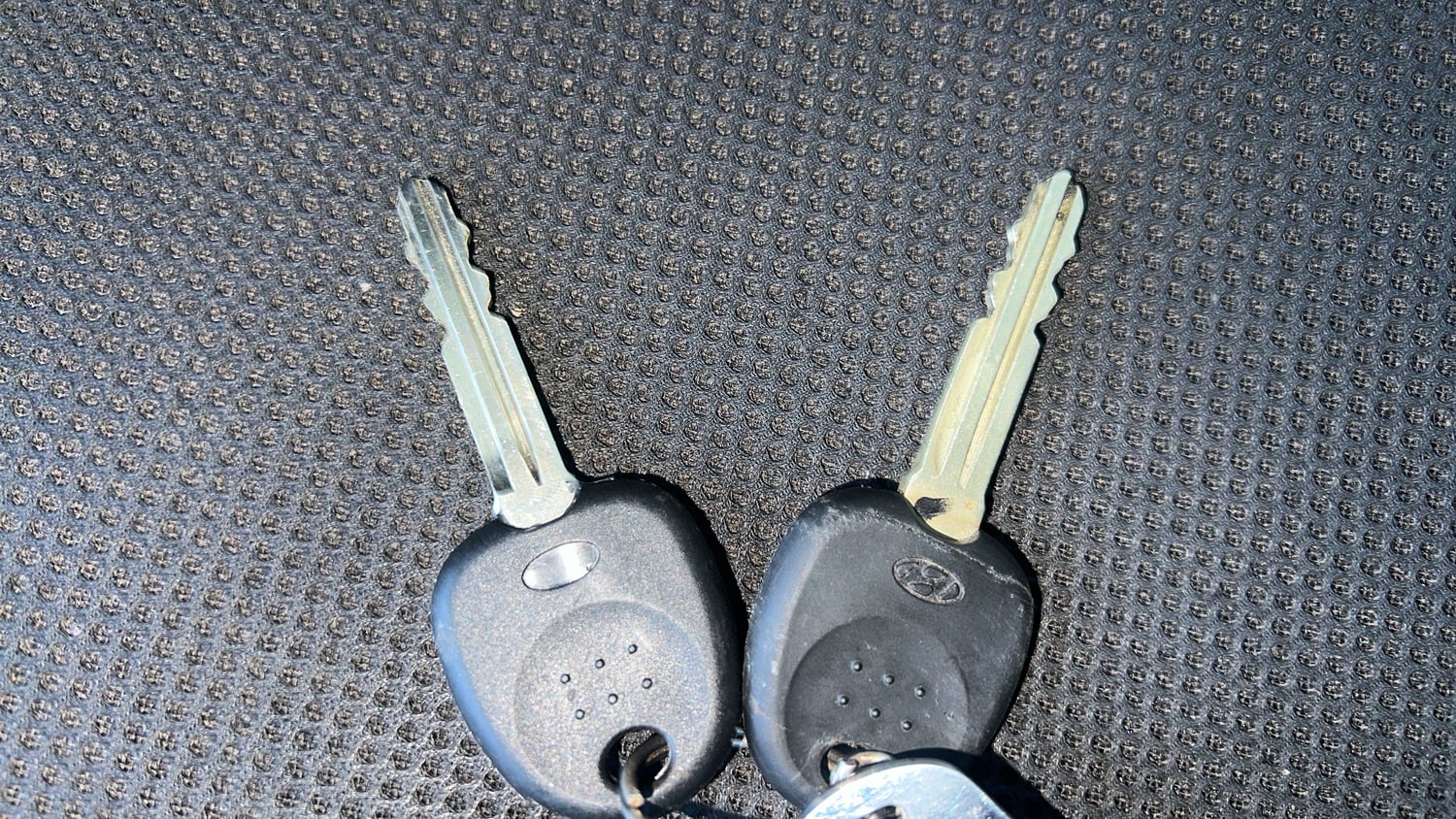 Used 2012 Hyundai i10 Sportz 1.2 Kappa2 Petrol Manual extra CAR KEY VIEW
