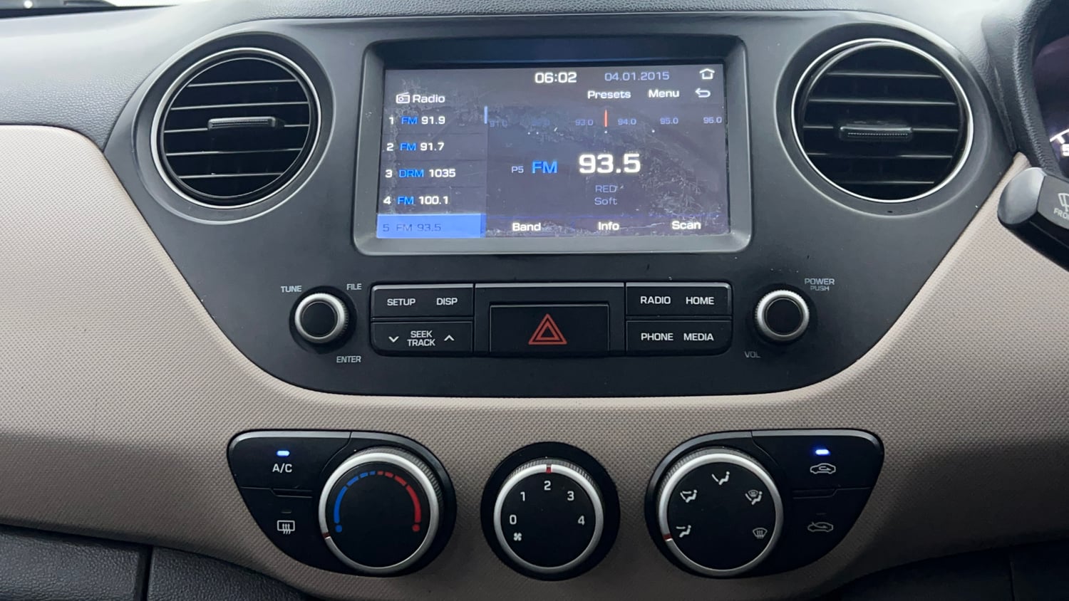 Used 2018 Hyundai Grand i10 Sportz 1.2 Kappa VTVT Petrol Manual interior MUSIC SYSTEM & AC CONTROL VIEW