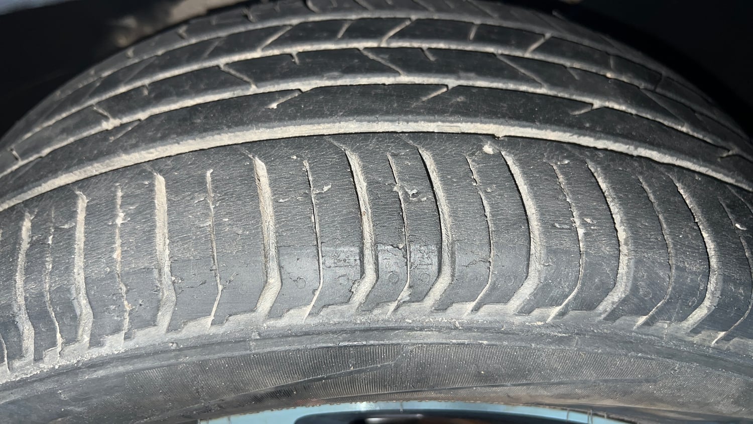 Used 2022 Skoda Slavia Style 1.5L TSI DSG Petrol Automatic tyres LEFT FRONT TYRE TREAD VIEW