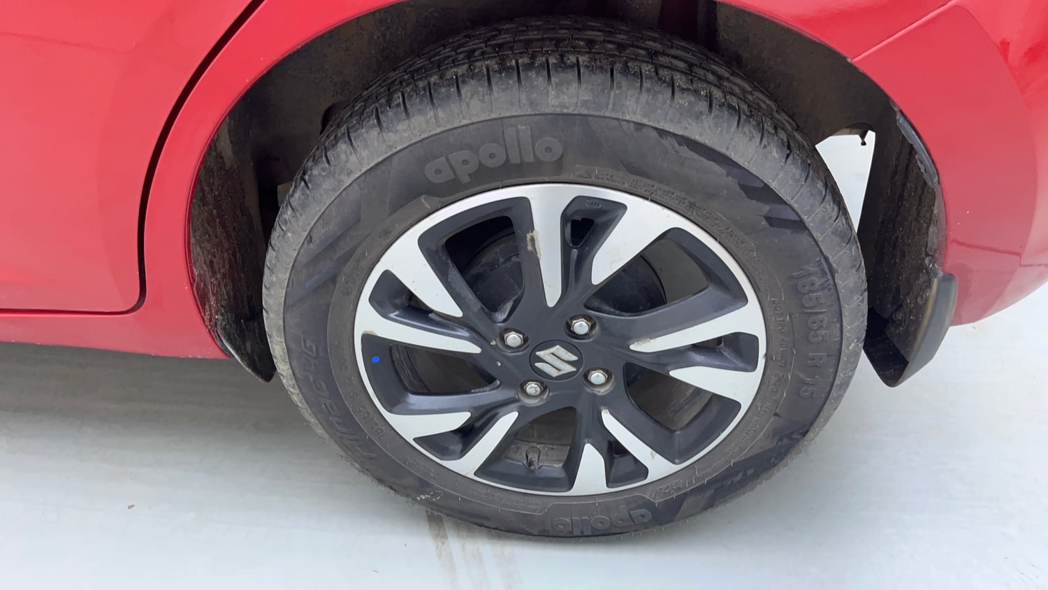 Used 2024 Maruti Suzuki Swift ZXi Plus Dual Tone AMT Petrol Automatic tyres LEFT REAR TYRE RIM VIEW