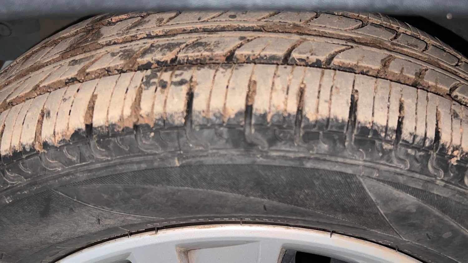 Used 2022 Renault Kwid RXT 1.0 AMT Petrol Automatic tyres LEFT FRONT TYRE TREAD VIEW