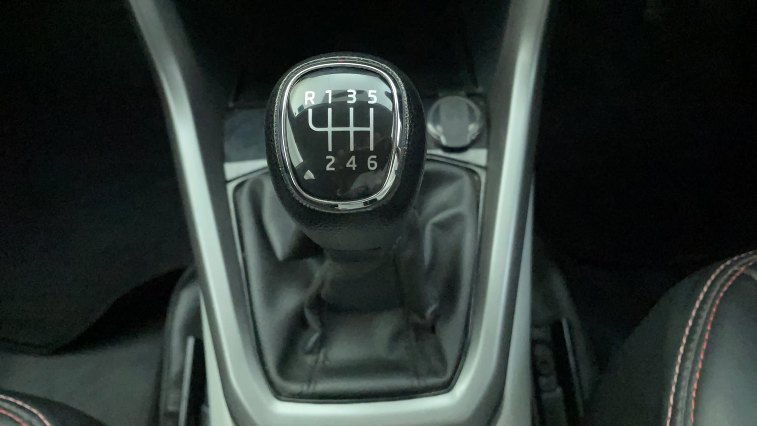 Used 2023 Skoda Kushaq Ambition 1.0L TSI MT Petrol Manual interior GEAR  KNOB VIEW