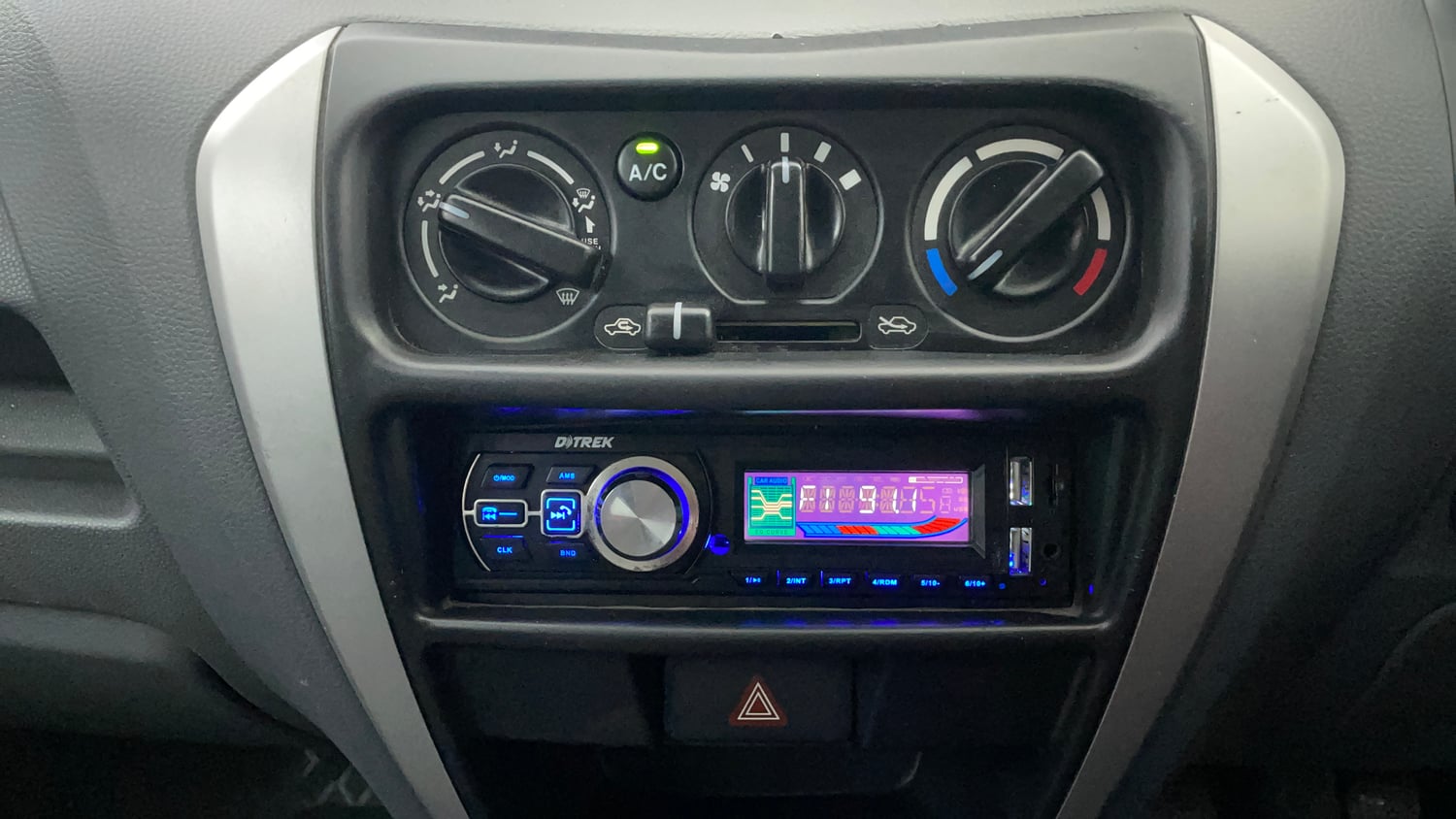 Used 2016 Maruti Suzuki Alto 800 Lxi Petrol Manual interior MUSIC SYSTEM & AC CONTROL VIEW
