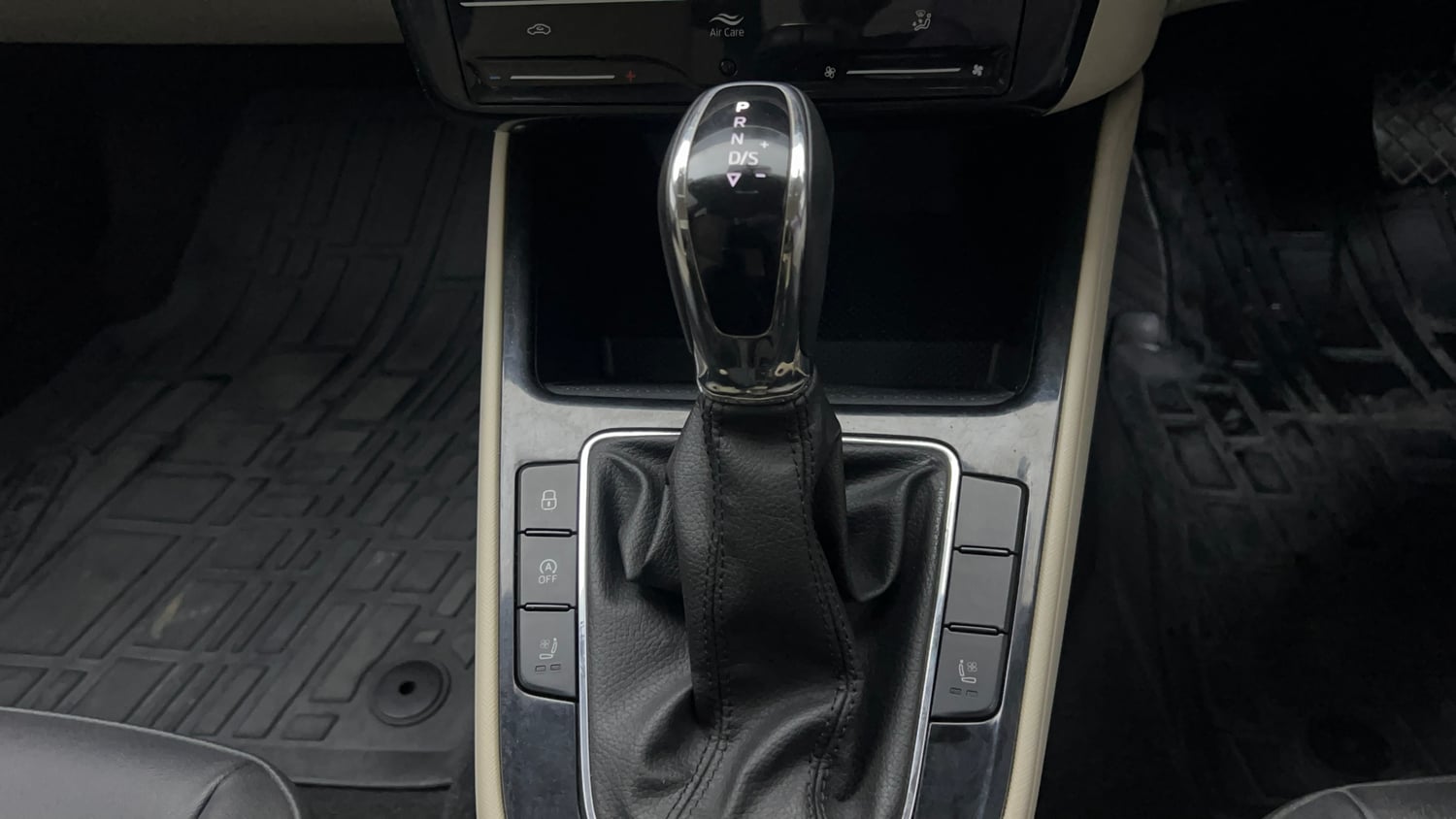 Used 2022 Skoda Slavia Style 1.5L TSI DSG Petrol Automatic interior GEAR  KNOB VIEW