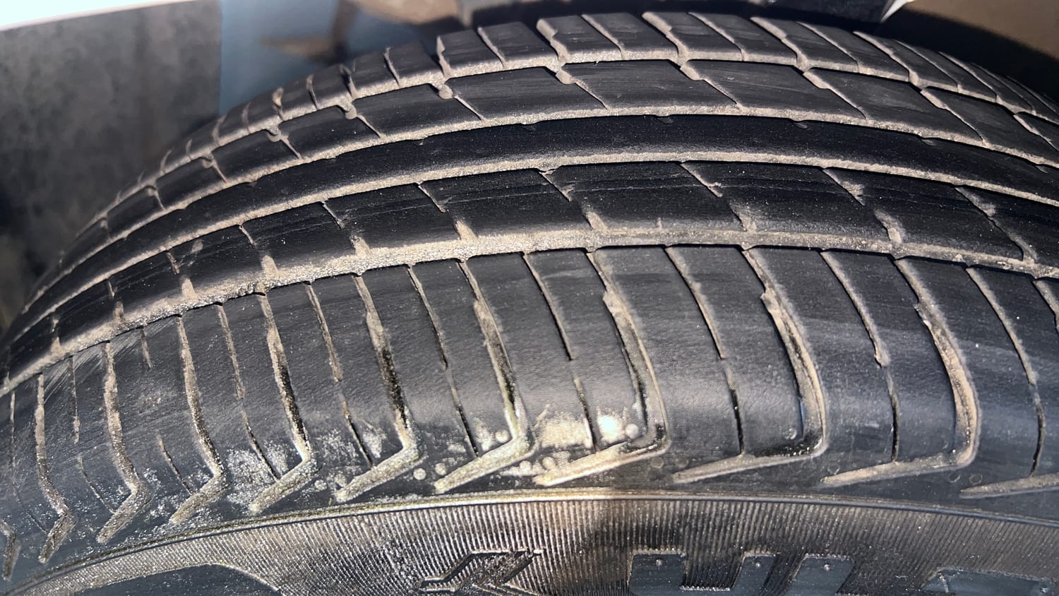 Used 2021 Maruti Suzuki Wagon R LXi (O) 1.0 CNG Cng Manual tyres LEFT FRONT TYRE TREAD VIEW