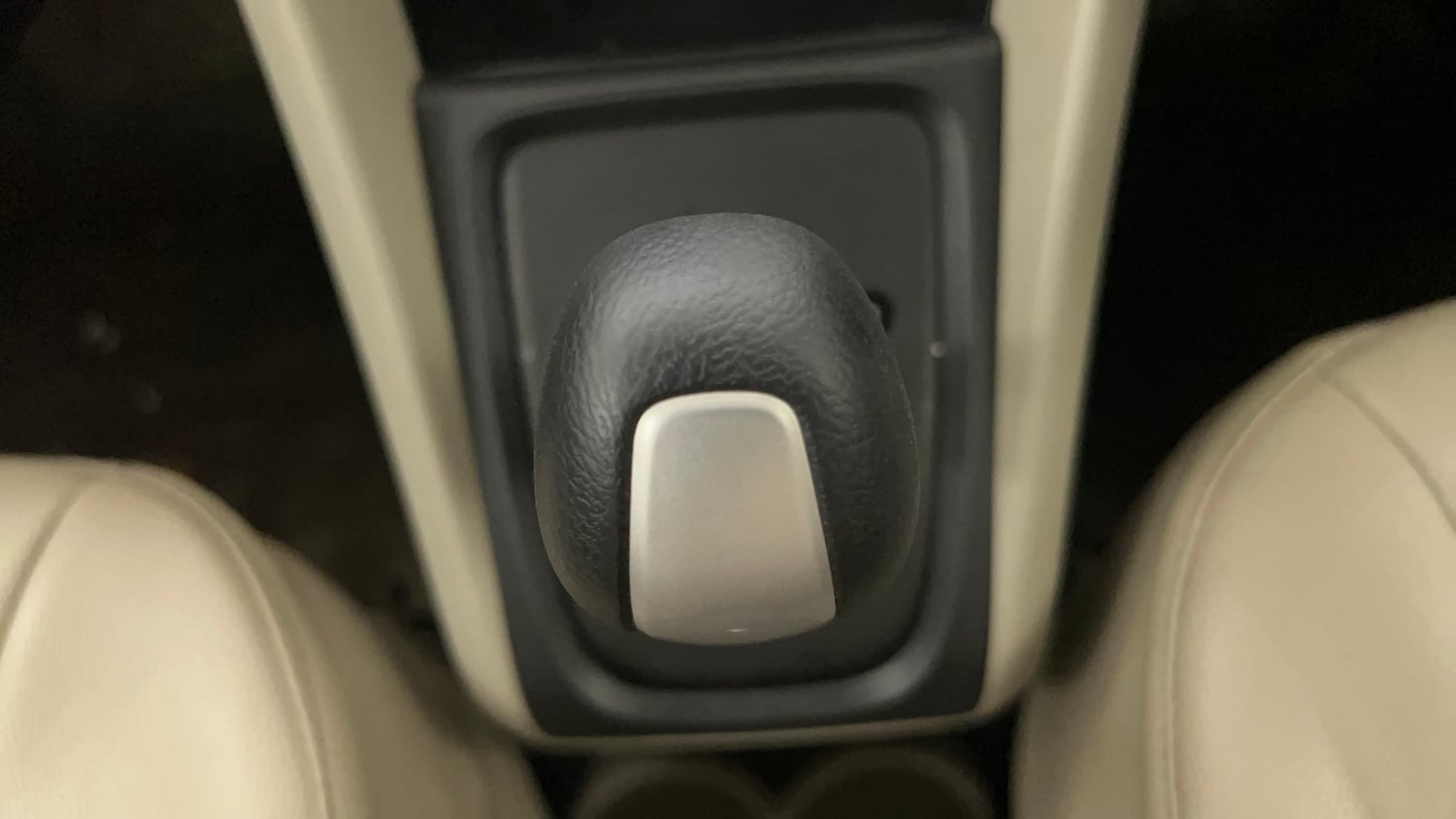 Used 2016 Maruti Suzuki Celerio ZXi AMT Petrol Automatic interior GEAR  KNOB VIEW